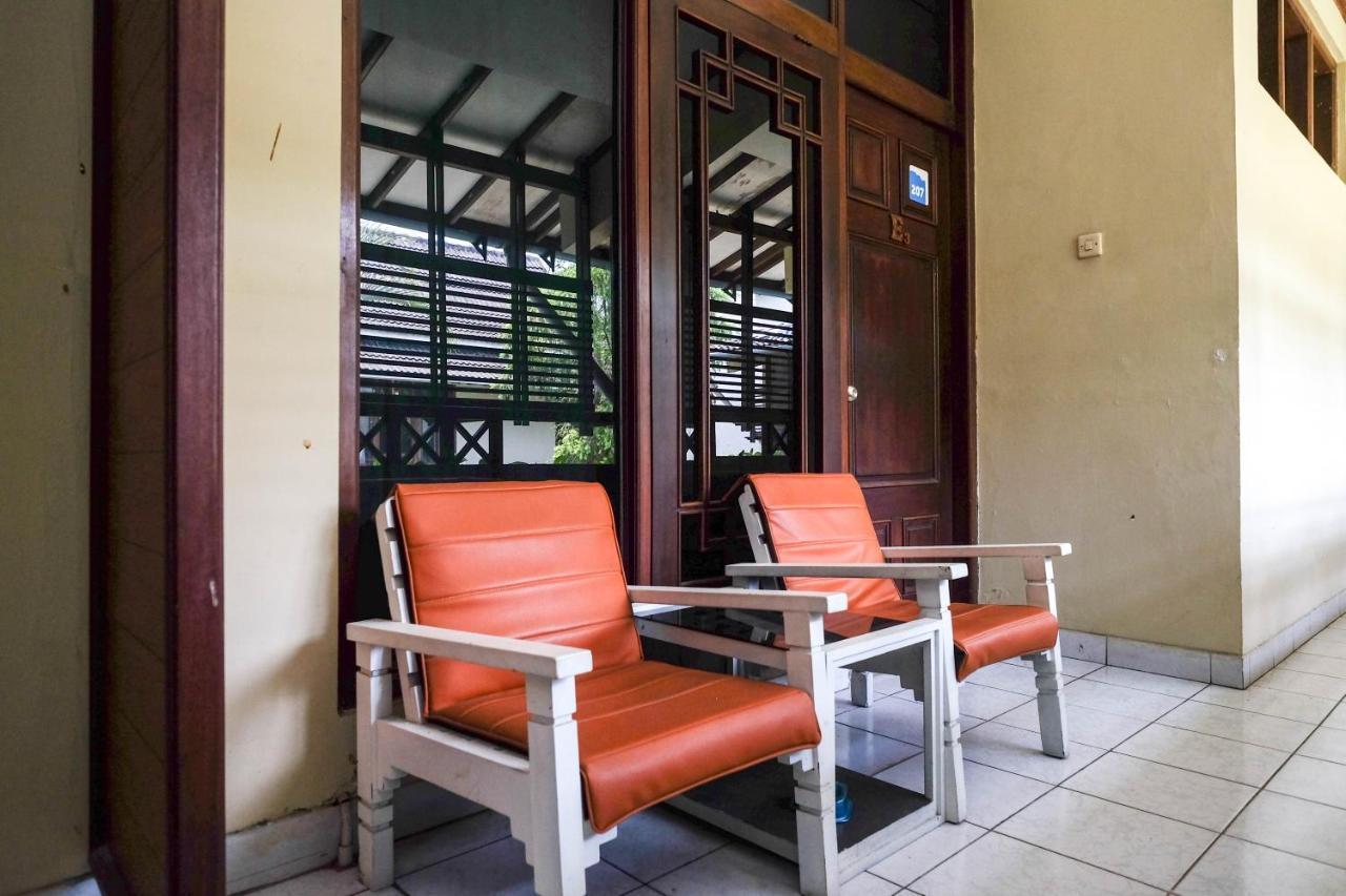 Urbanview Hotel Syariah Wisnugraha By Reddoorz 日惹 外观 照片