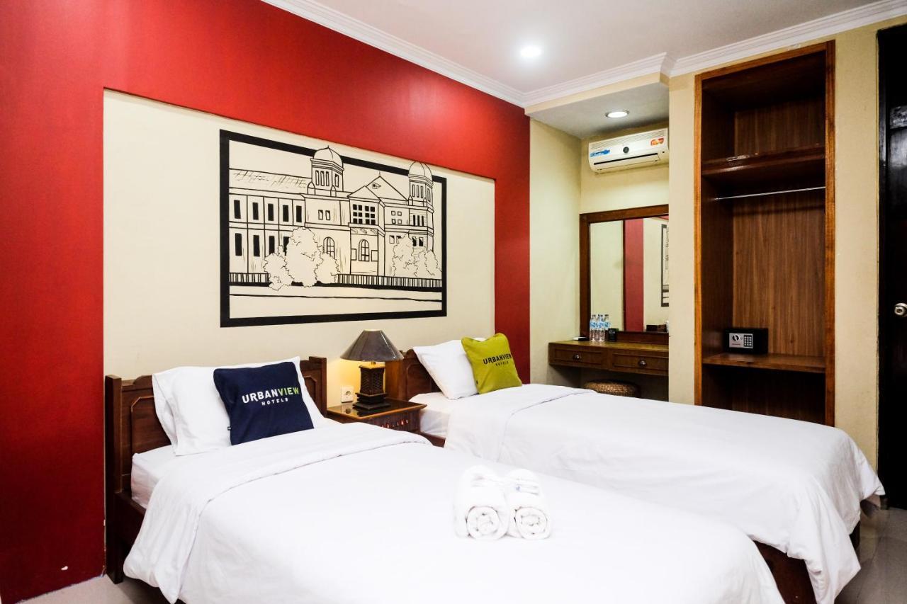 Urbanview Hotel Syariah Wisnugraha By Reddoorz 日惹 外观 照片