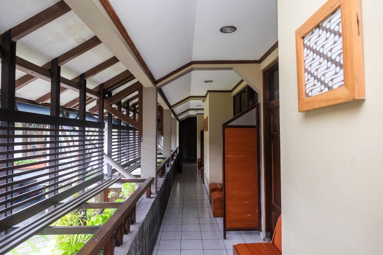 Urbanview Hotel Syariah Wisnugraha By Reddoorz 日惹 外观 照片