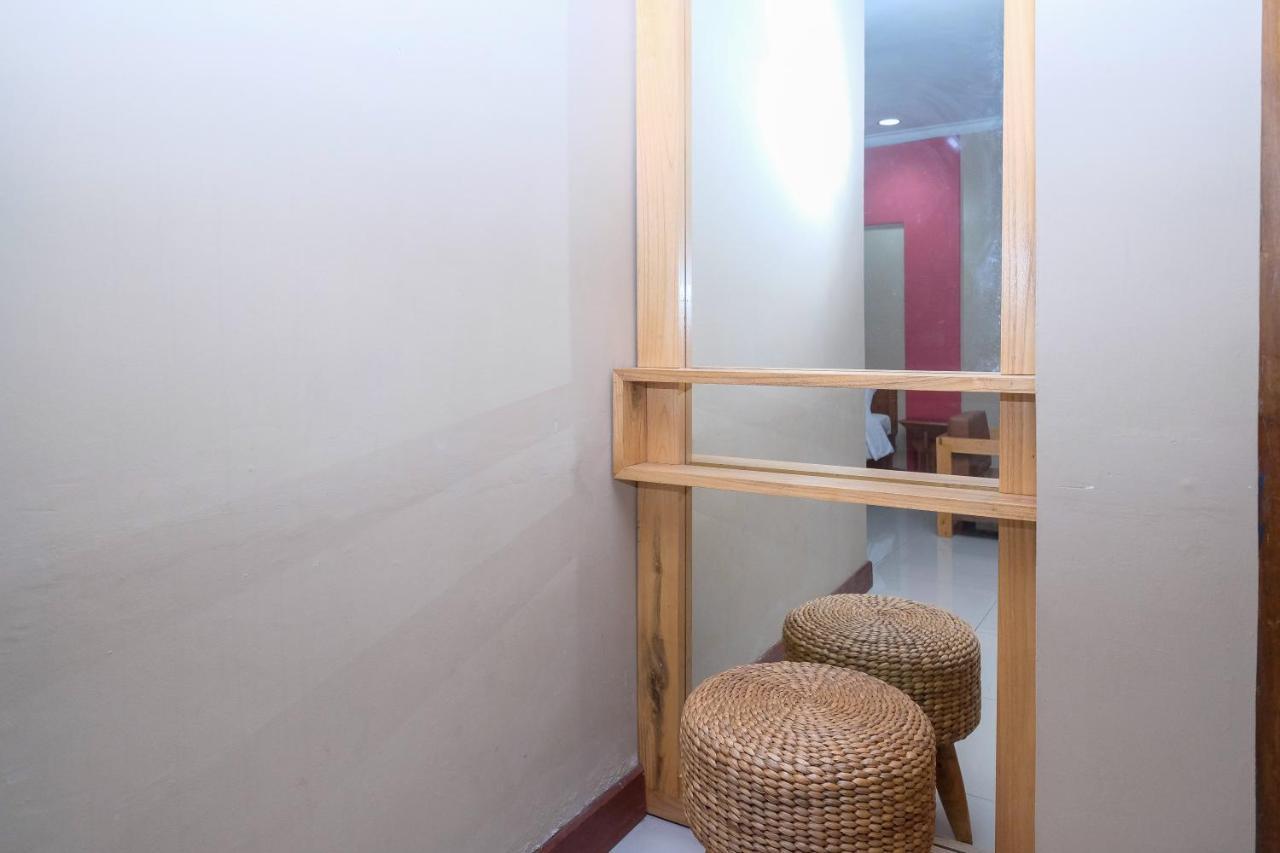 Urbanview Hotel Syariah Wisnugraha By Reddoorz 日惹 外观 照片