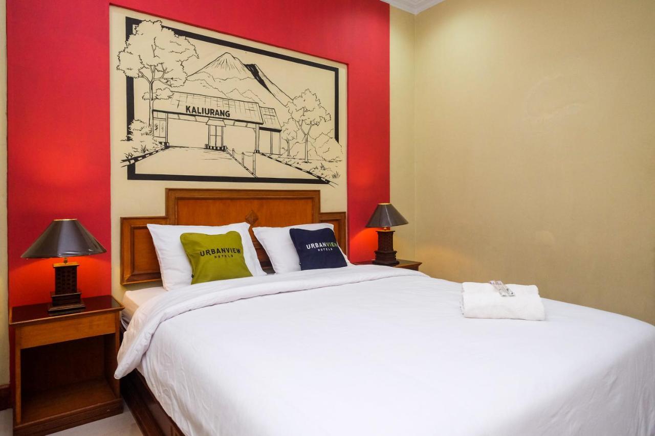 Urbanview Hotel Syariah Wisnugraha By Reddoorz 日惹 外观 照片