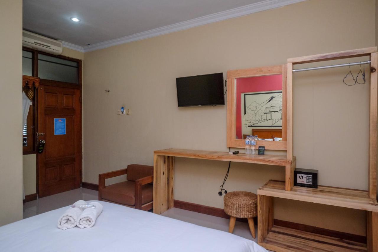 Urbanview Hotel Syariah Wisnugraha By Reddoorz 日惹 外观 照片